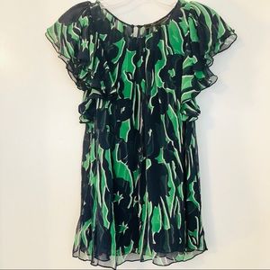 BCBG MAXAZRIA gorgeous ruffle sleeved top